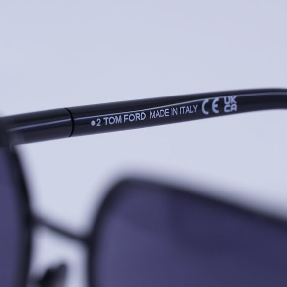 ?️ New Tom Ford Goldie FT1092 01A Sunglasses - Black Frame, Smoke Lenses main image 8
